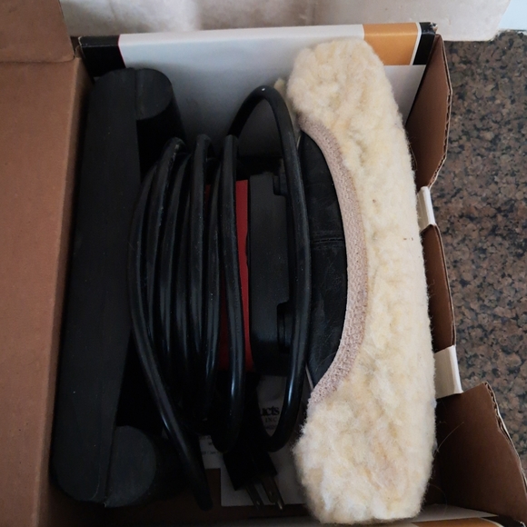 Never Used Jeanie Rub Massager by Core Products - Black and Red - Picture 2 of 4